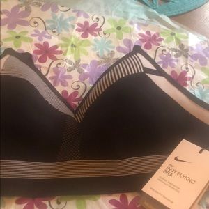 Women’s Nike INDY FLYKNIT BRA VIRTUALLY SEAMLESS